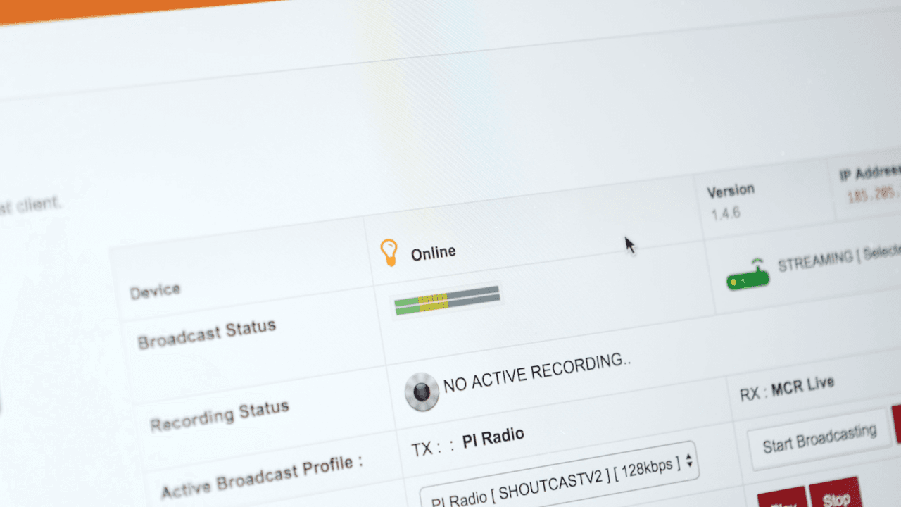 Image is a screenshot from the zerhex control panel, showing the device's connection and online status.